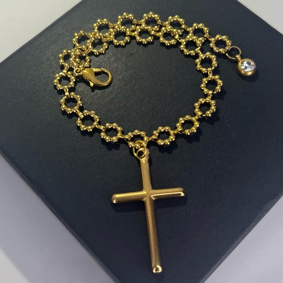 Handmade Jewelry - Metal Lace Cross Pendant Bracelet 🤍✝️ 18k Gold